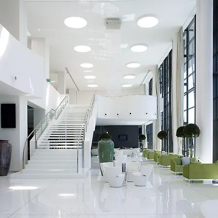 Szálloda Melia & 5*