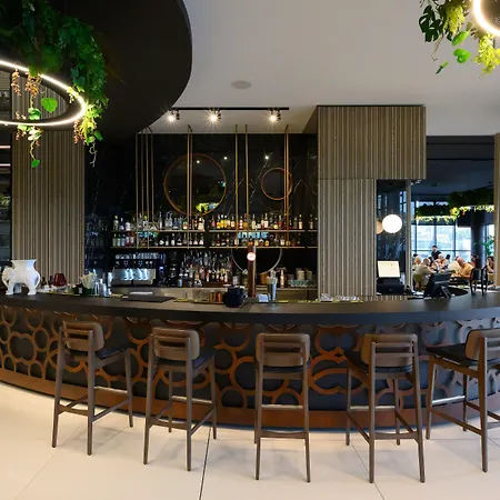 Szálloda Melia & 5*