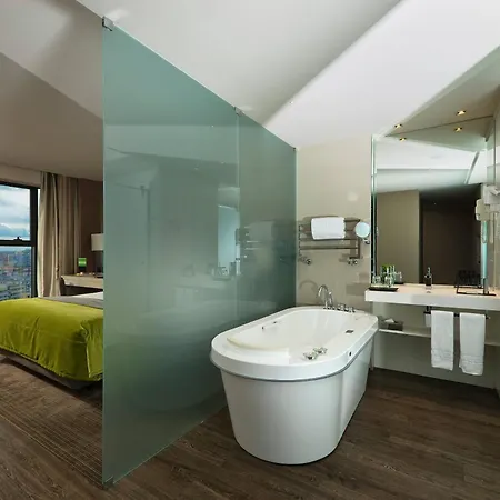 Melia & 5* Braga
