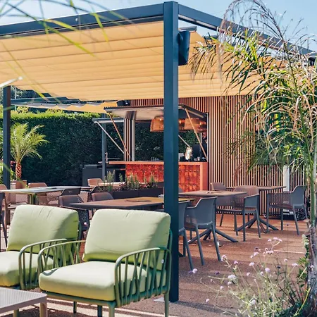 Melia & Hotell 5*